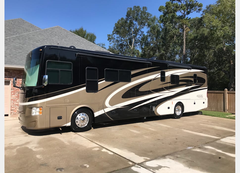 Class A Motor Home rentals in Destrehan