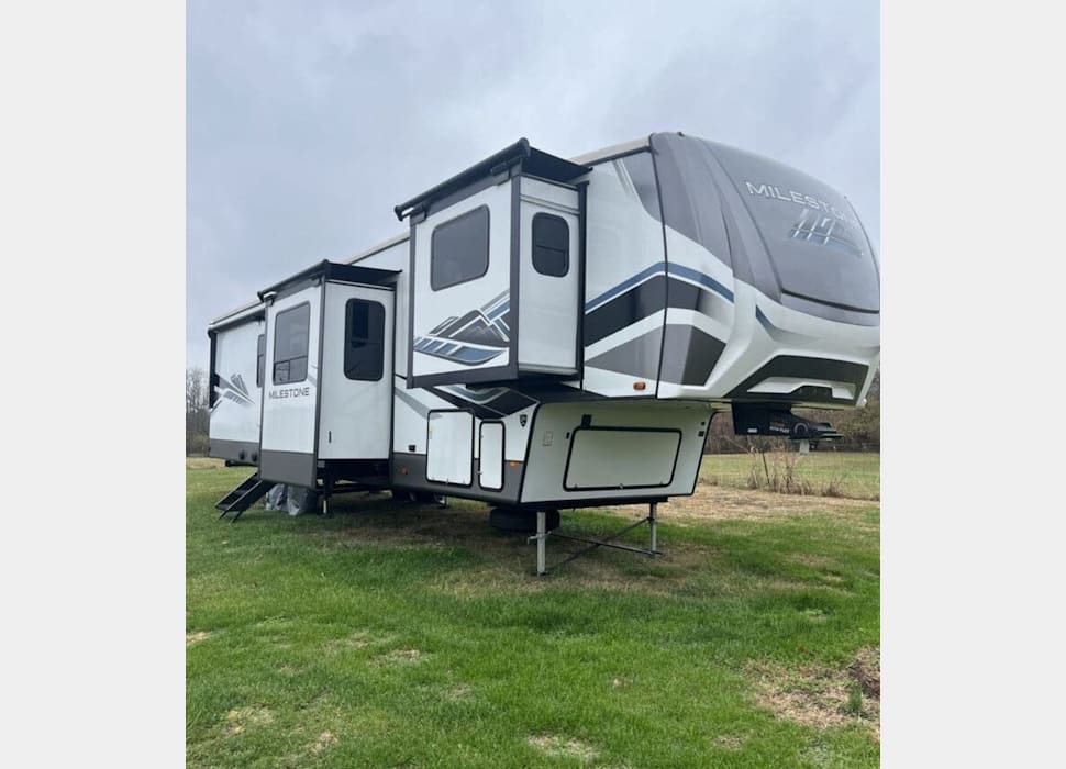 Fifth Wheel rentals in Fortson