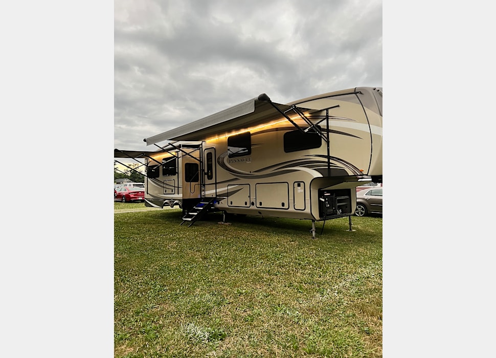 Fifth Wheel rentals in Charles Town