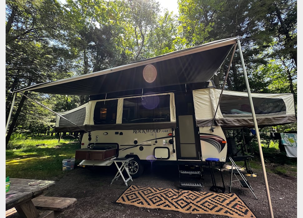 Pop-up Camper rentals in White Plains