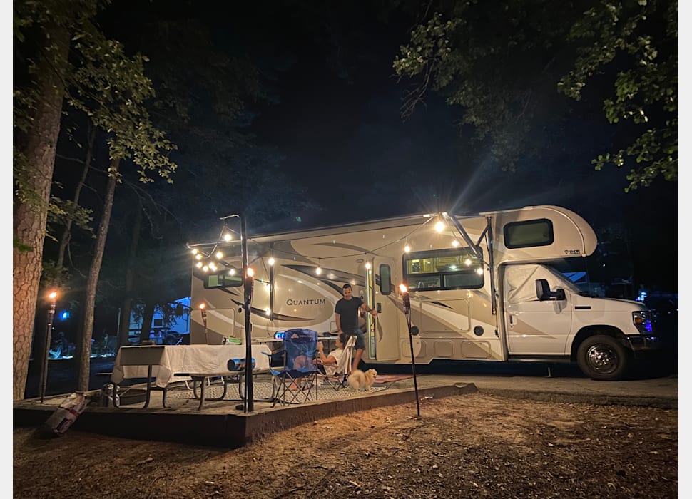 Class C Motor Home rentals in Terrell