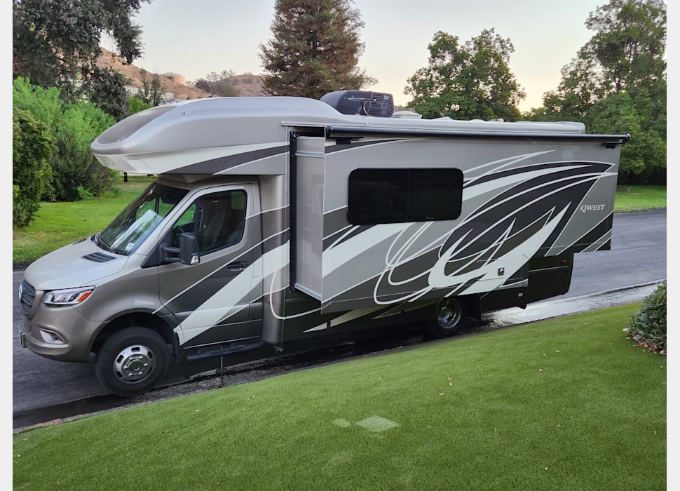 Class C Motor Home rentals in Fresno
