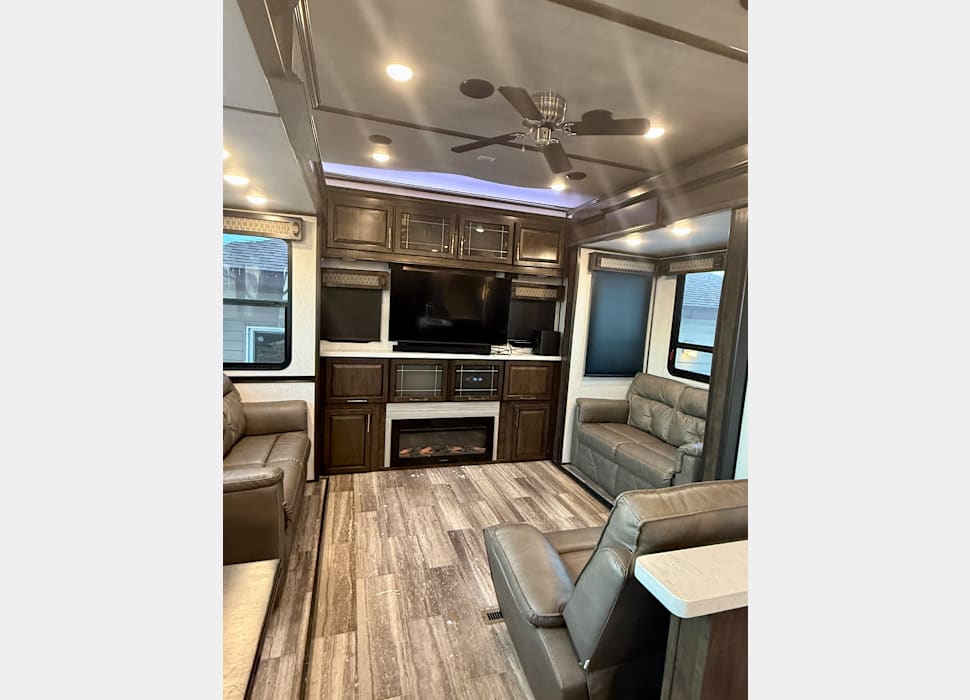 Fifth Wheel rentals in Grayville