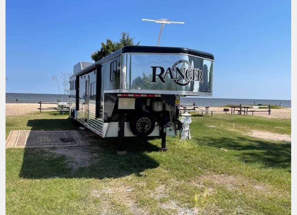 Fifth Wheel rentals in New Holland