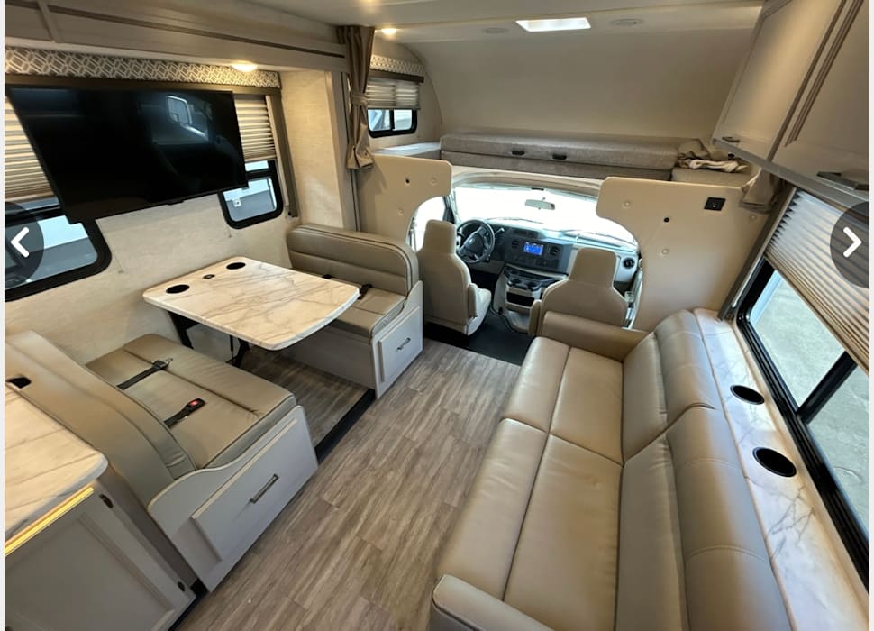 Class C Motor Home rentals in Mission Hills