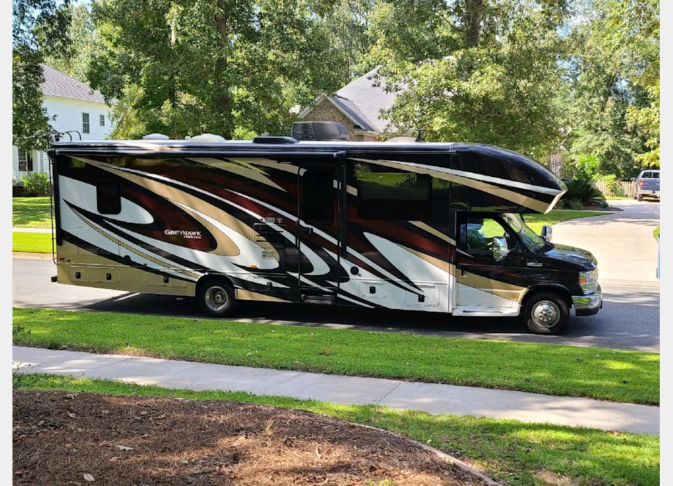 Class C Motor Home rentals in Richmond Hill