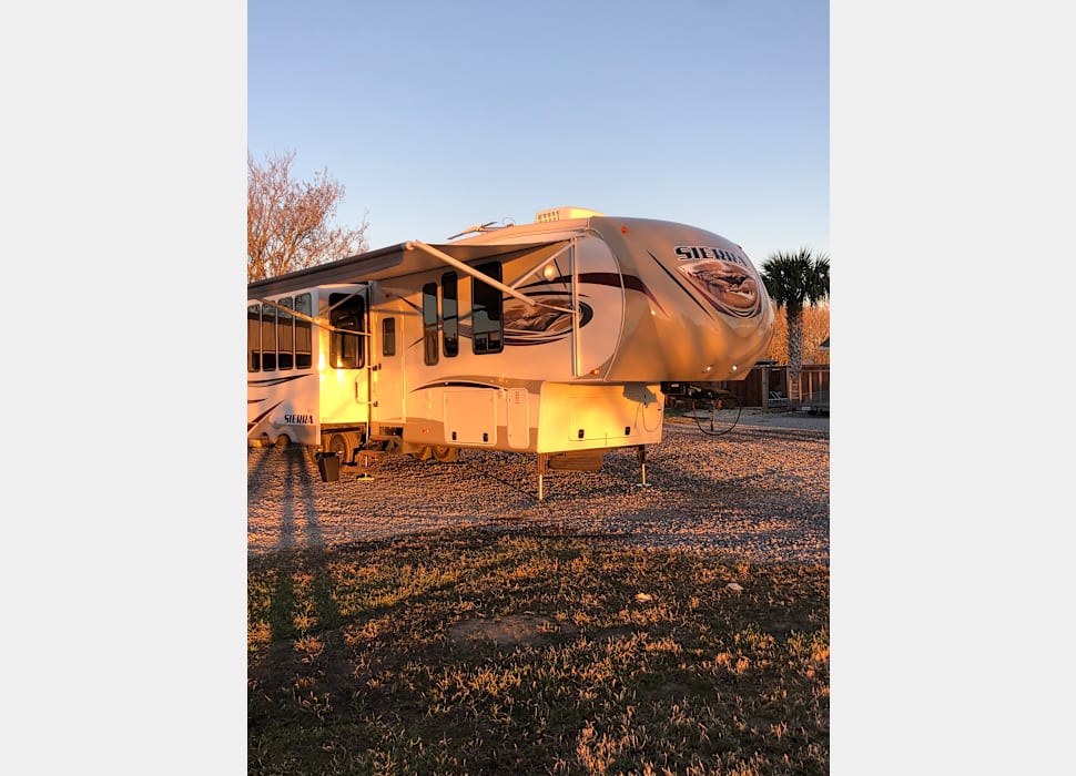 Fifth Wheel rentals in Orange