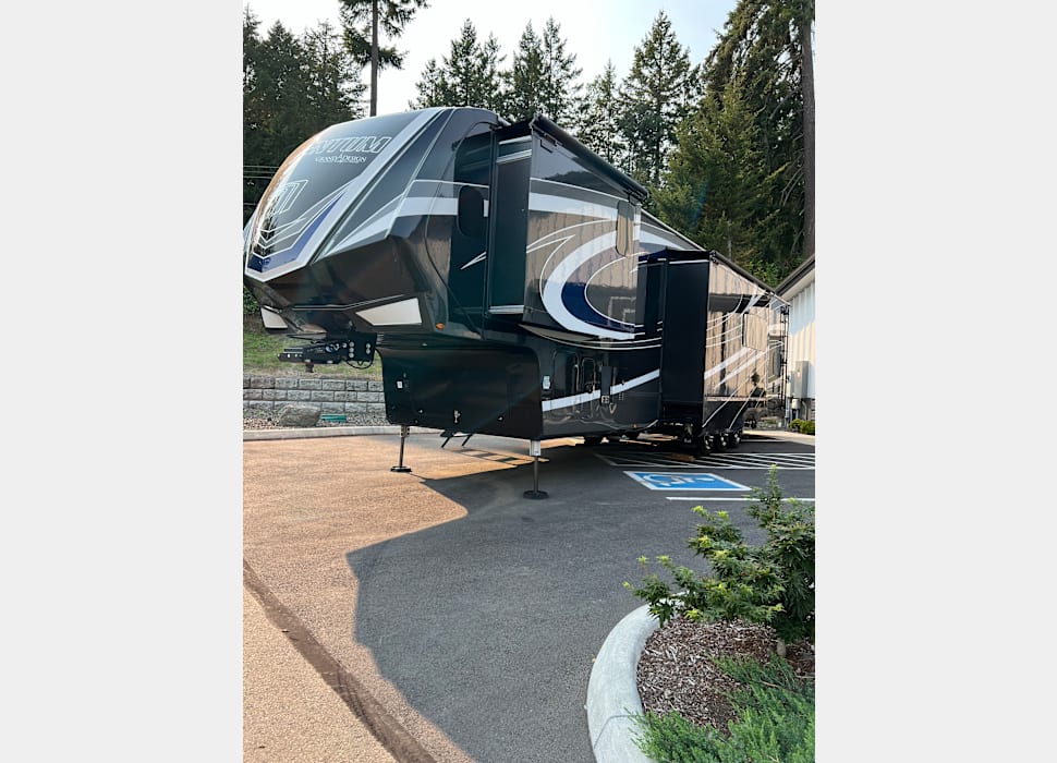 Fifth Wheel rentals in Redmond