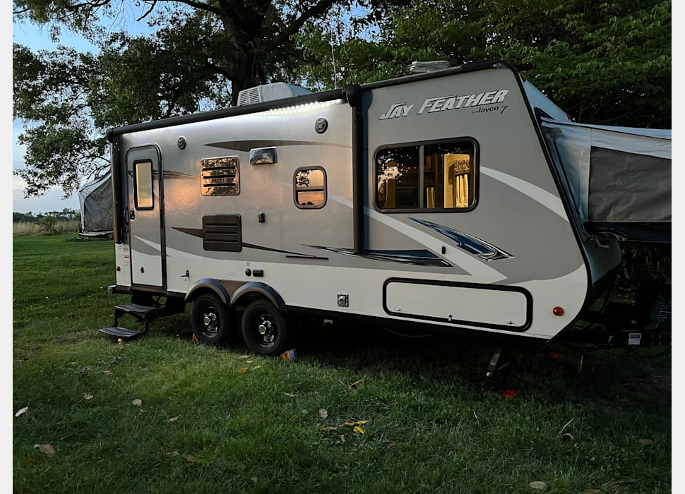 Pop-up Camper rentals in Chantilly