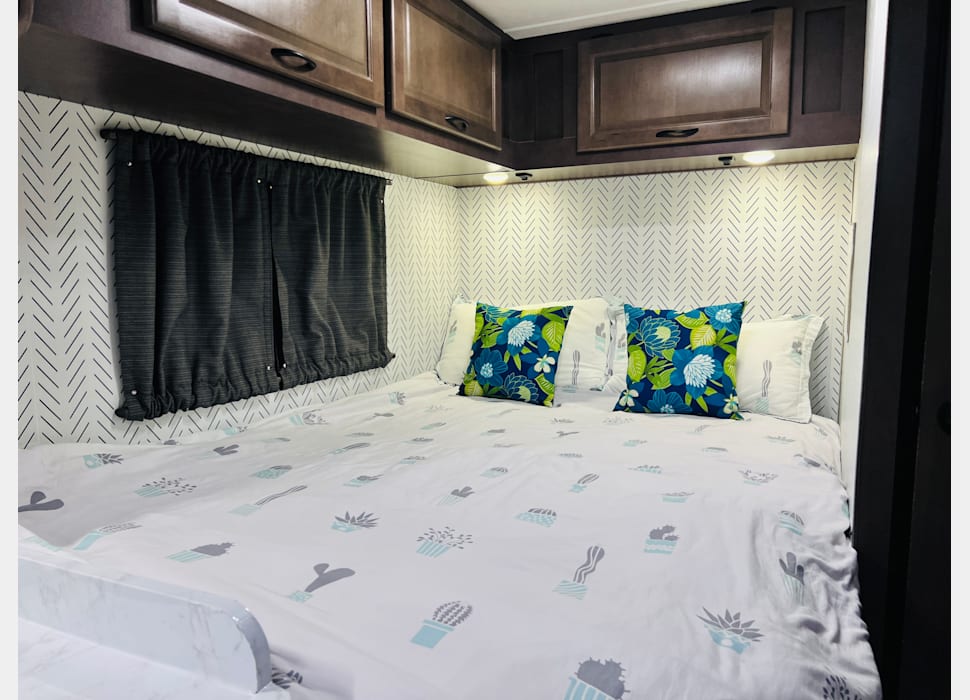 Class C Motor Home rentals in Lathrop