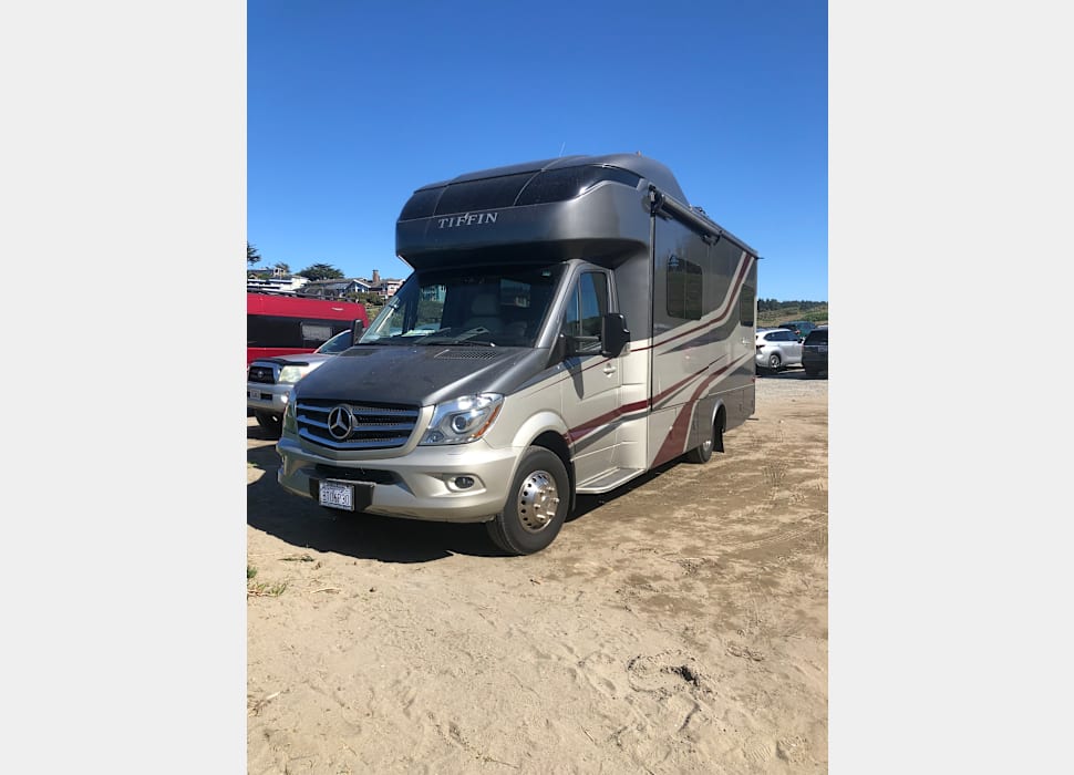 Class C Motor Home rentals in Tujunga