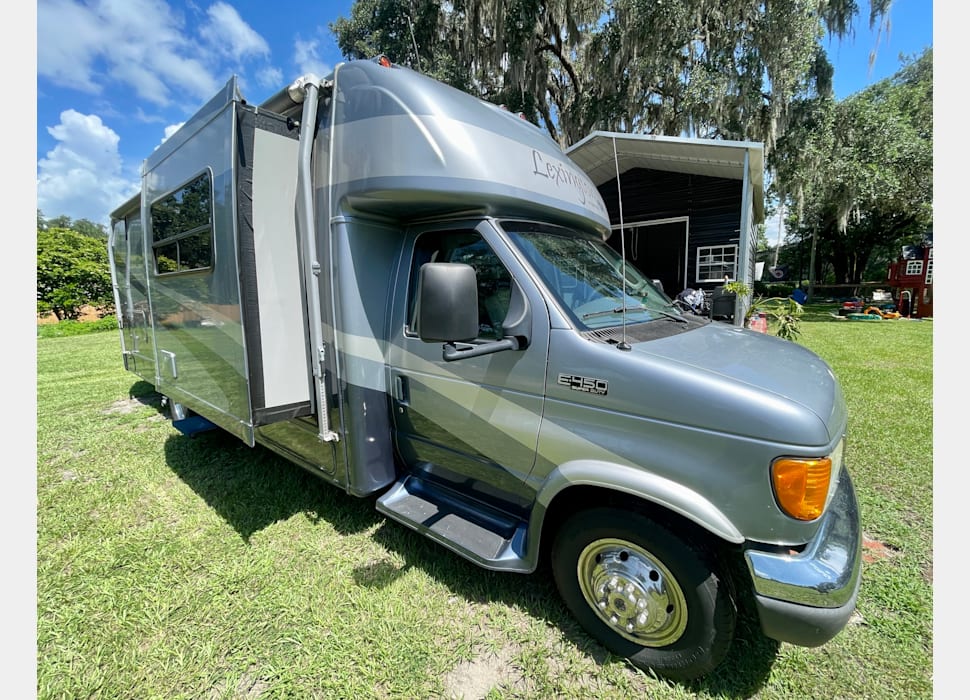 Class C Motor Home rentals in Winter Garden