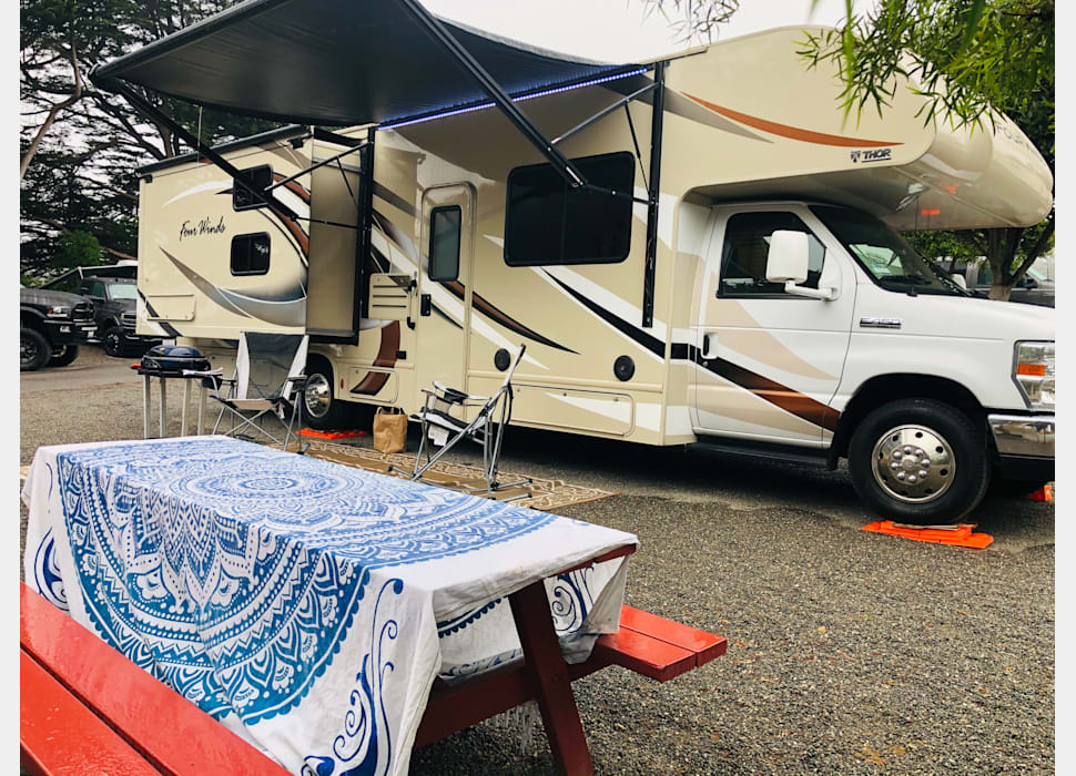 2019 Thor Motor Coach Four Winds 30D, RV Rental in Napa, CA RVshare.