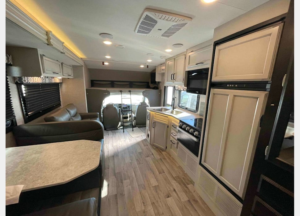 Class C Motor Home rentals in Idaho Falls