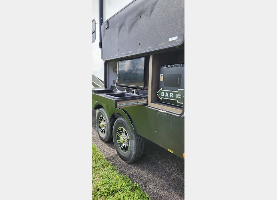 Fifth Wheel rentals in iron