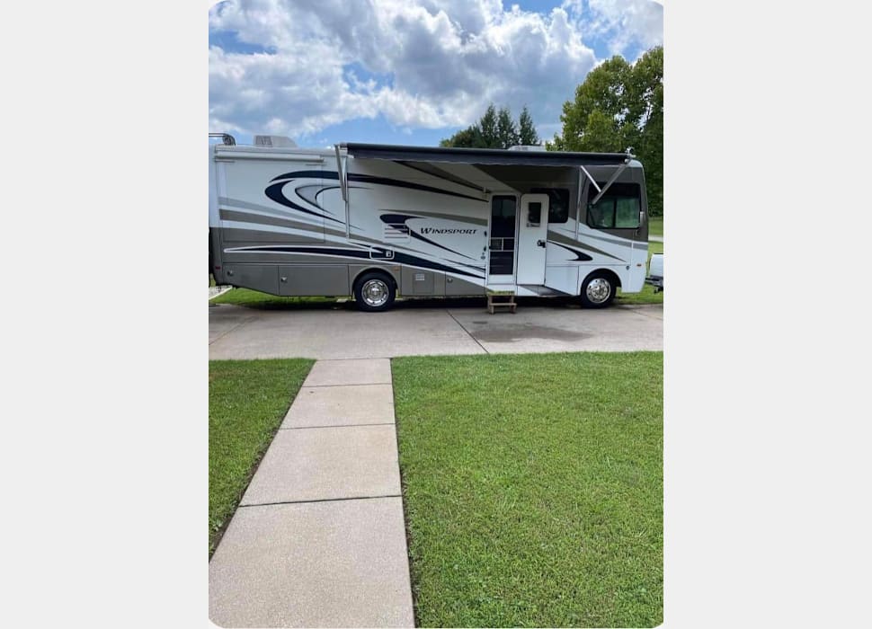 Class A Motor Home rentals in Morehead