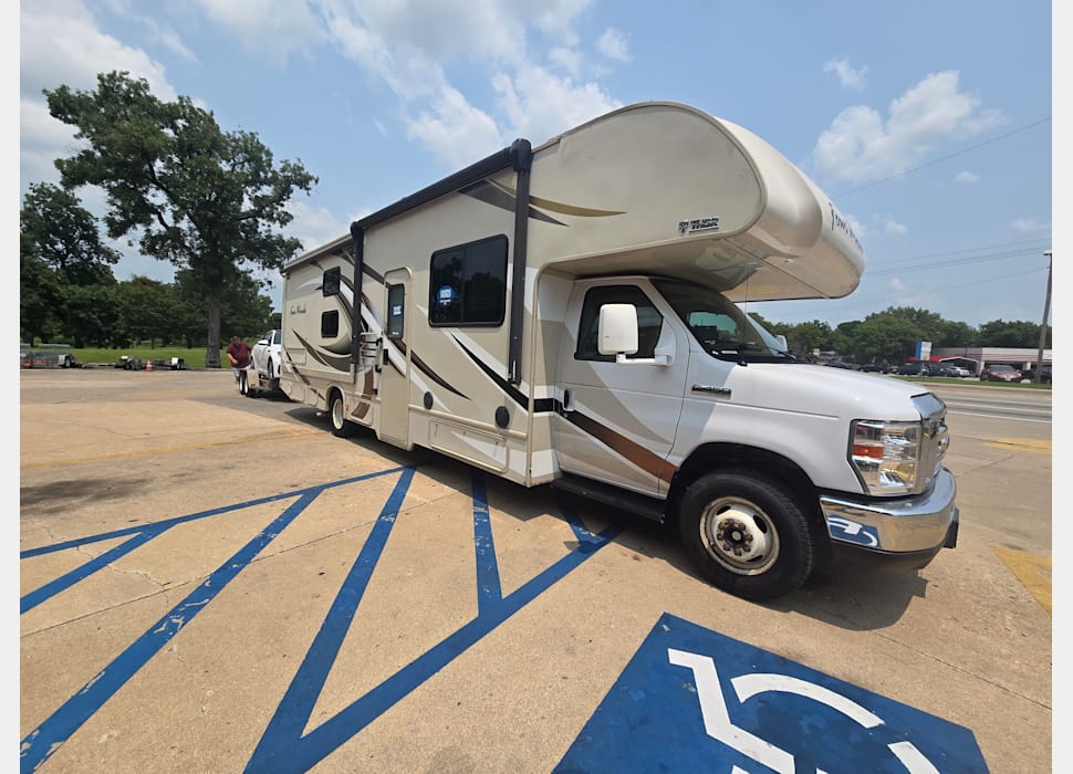 Class C Motor Home rentals in Centerton