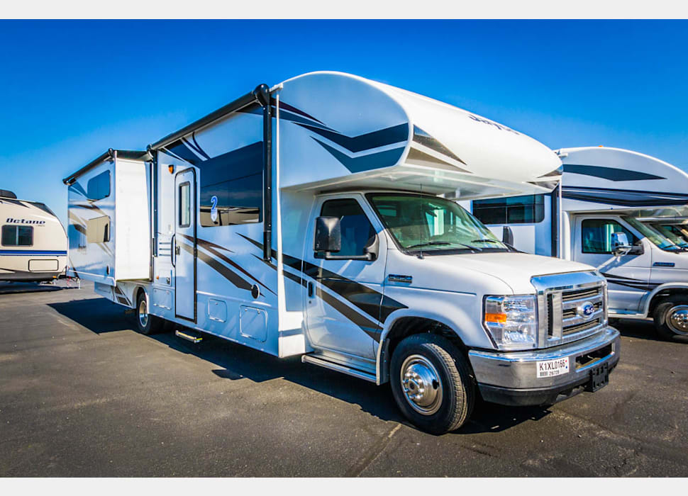 Class C Motor Home rentals in Idaho falls