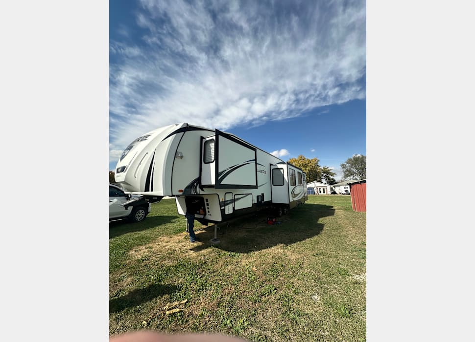 Fifth Wheel rentals in Chenoa