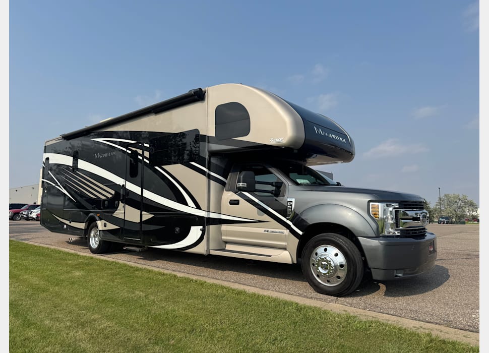 Class C Motor Home rentals in South Sioux City