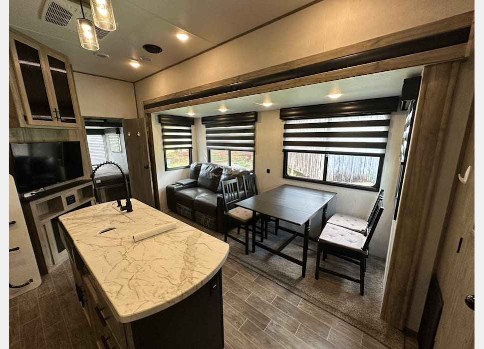 Fifth Wheel rentals in Woodbine