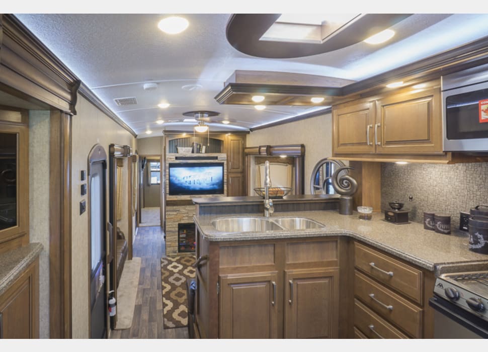 2017 Keystone Rv Montana 3820 Fk Rv Rental In Richmond West Fl Rvs