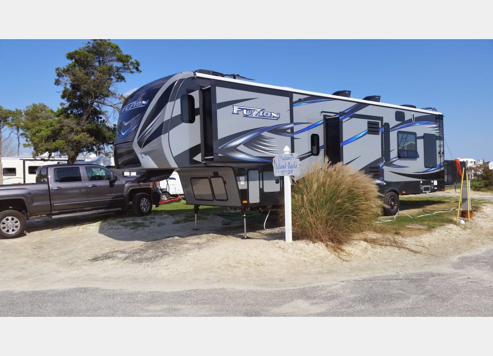 Fifth Wheel rentals in New Holland
