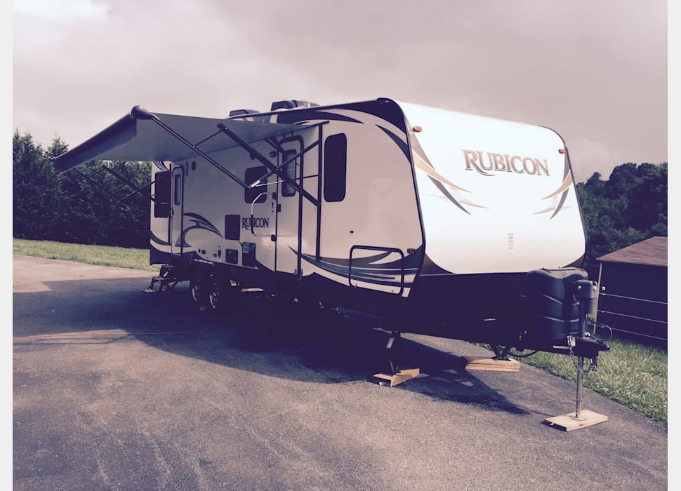 2014 Rubicon Toy Hauler Rv Rental In Buchanan Va Rvshare Com