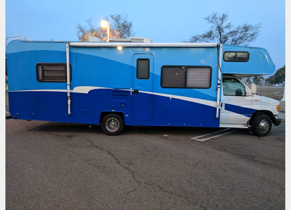 Class C Motor Home rentals in Ontario