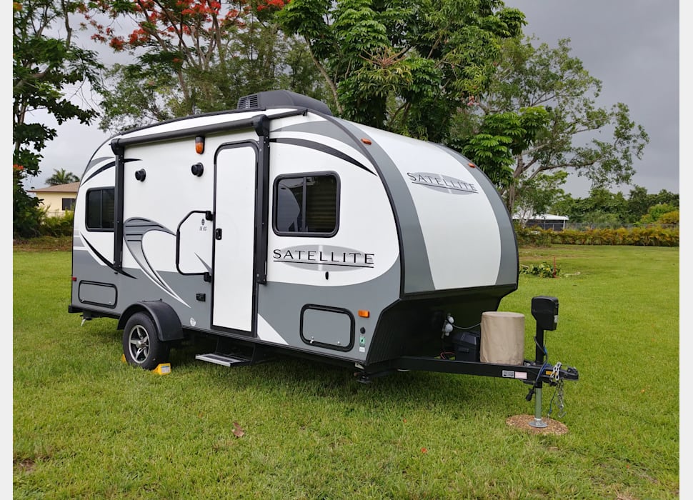 2018 Starcraft Satellite 16ks Rv Rental In Homestead Fl Rvshare Co