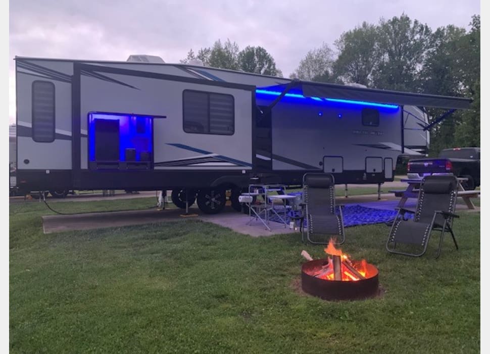 Fifth Wheel rentals in Seymour