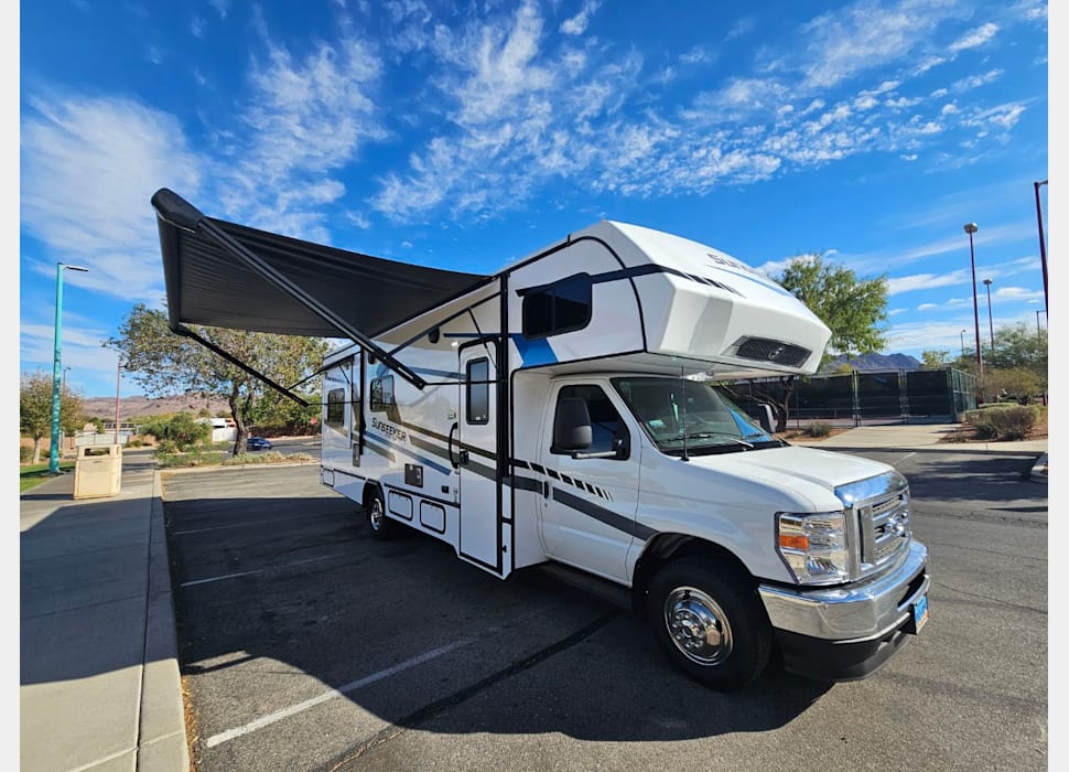 Class C Motor Home rentals in Las Vegas