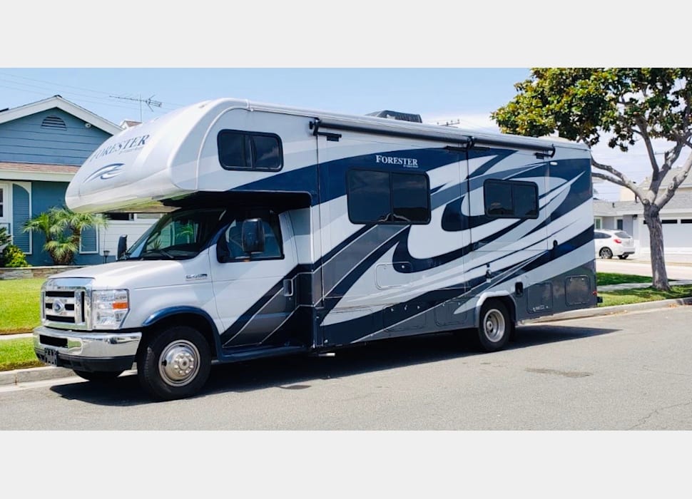 Class C Motor Home rentals in Lake elsinore