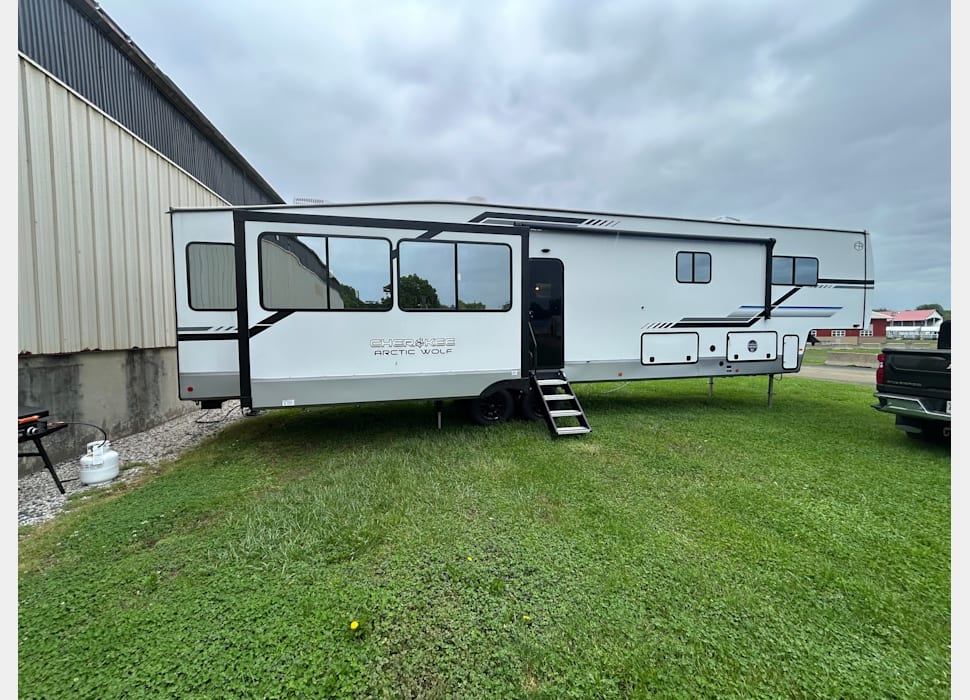 Fifth Wheel rentals in Milford