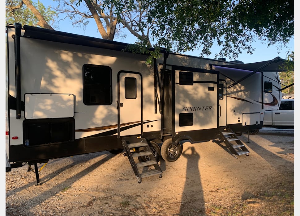 Fifth Wheel rentals in Madisonville