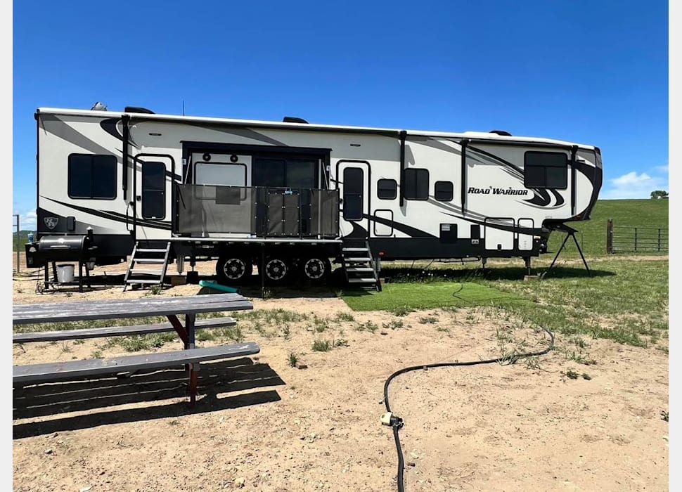 Fifth Wheel rentals in Rapid City