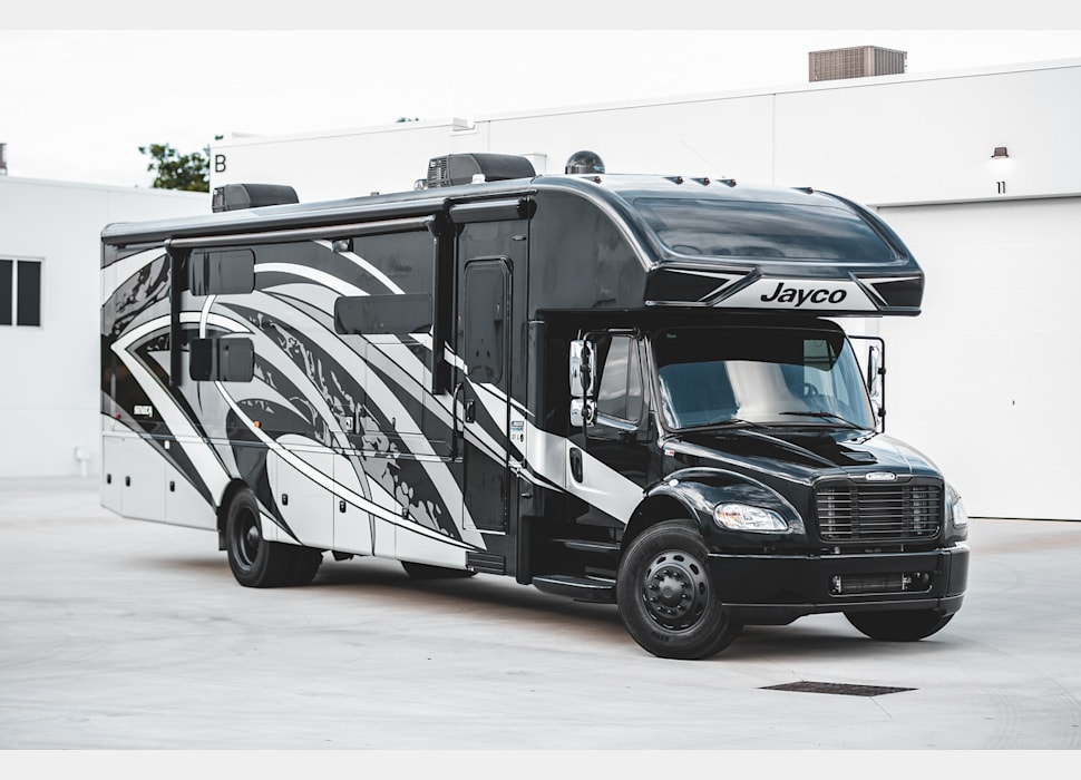 Class C Motor Home rentals in Rockwell