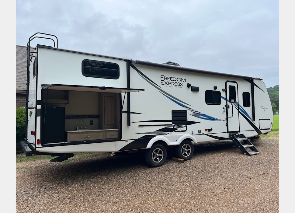 Travel Trailer rentals in Van Buren