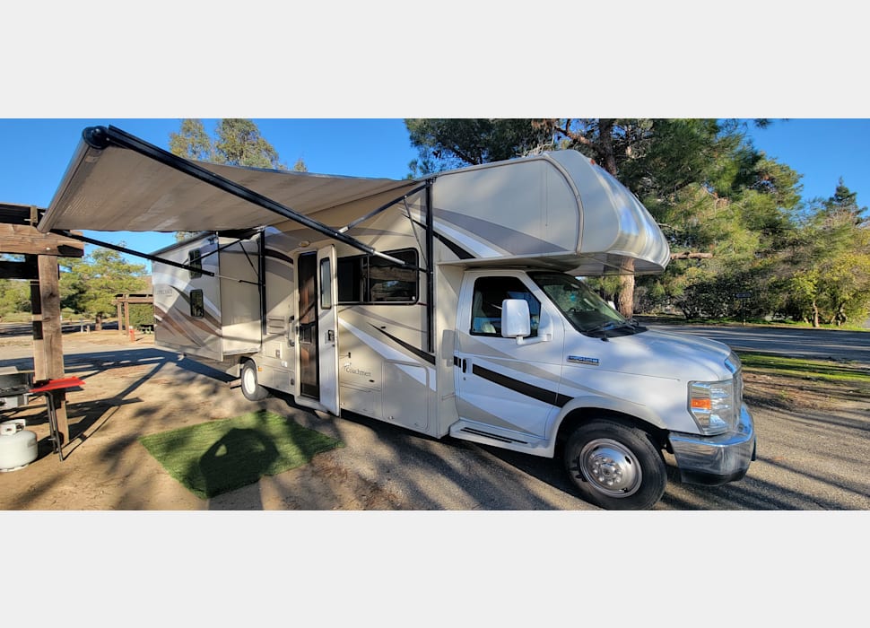 Class C Motor Home rentals in Lemoore