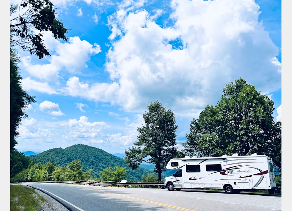Class C Motor Home rentals in Richmond Hill