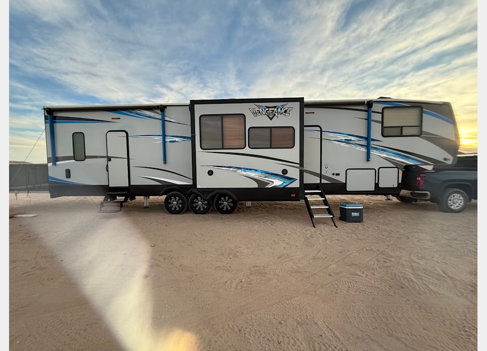 Fifth Wheel rentals in San Diego