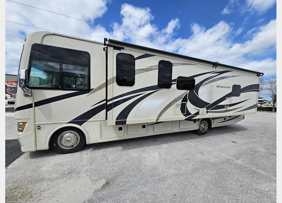 Class A Motor Home rentals in Leesburg