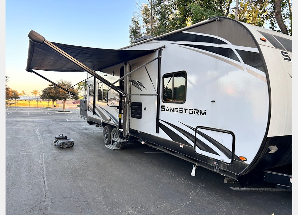 Toy Hauler rentals in Yucca Valley