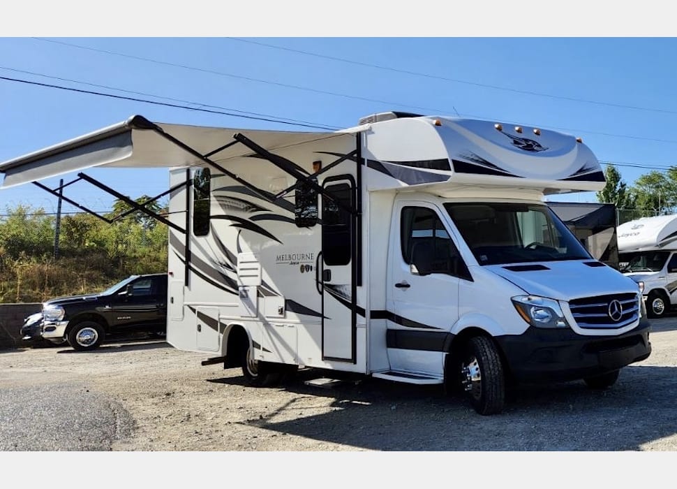 Class C Motor Home rentals in Hilliard