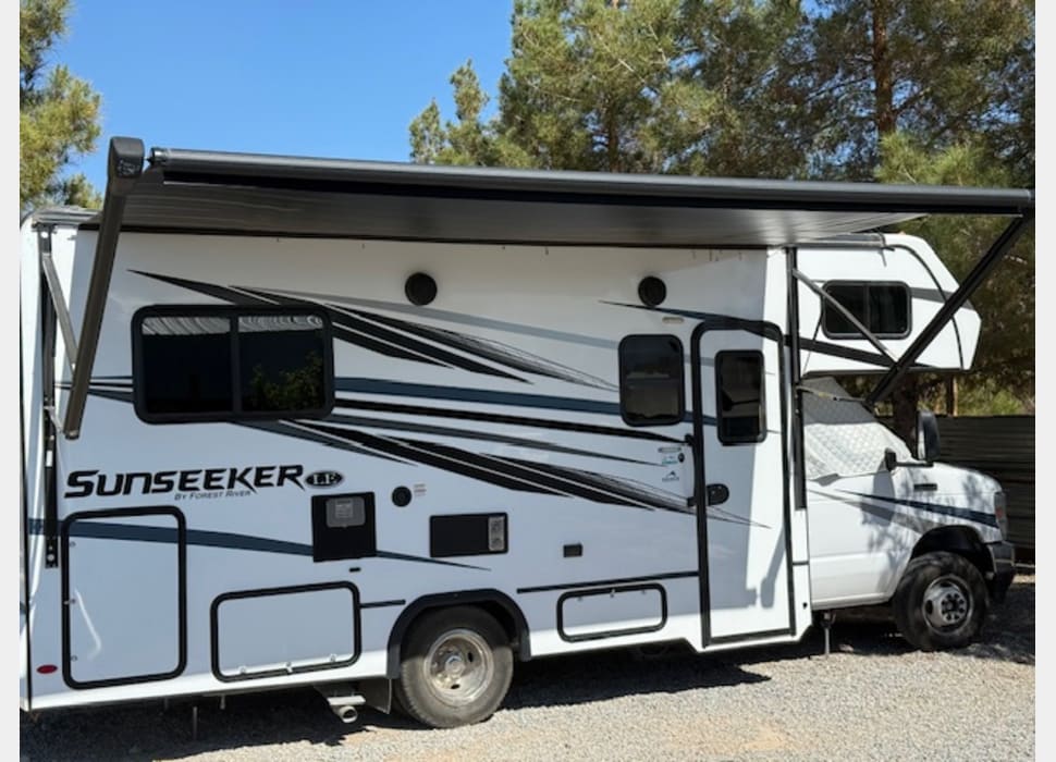 Class C Motor Home rentals in Ridgecrest