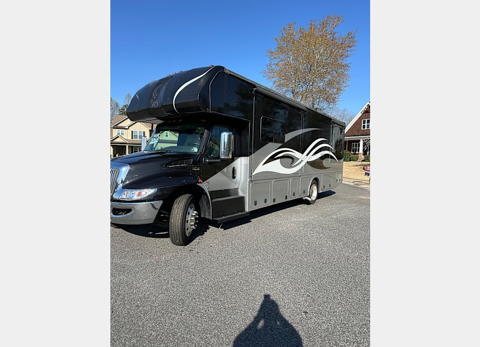 Class C Motor Home rentals in Toccoa
