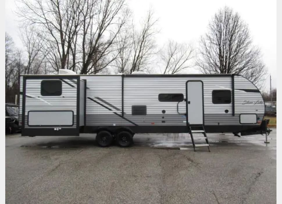 Travel Trailer rentals in Rollingstone