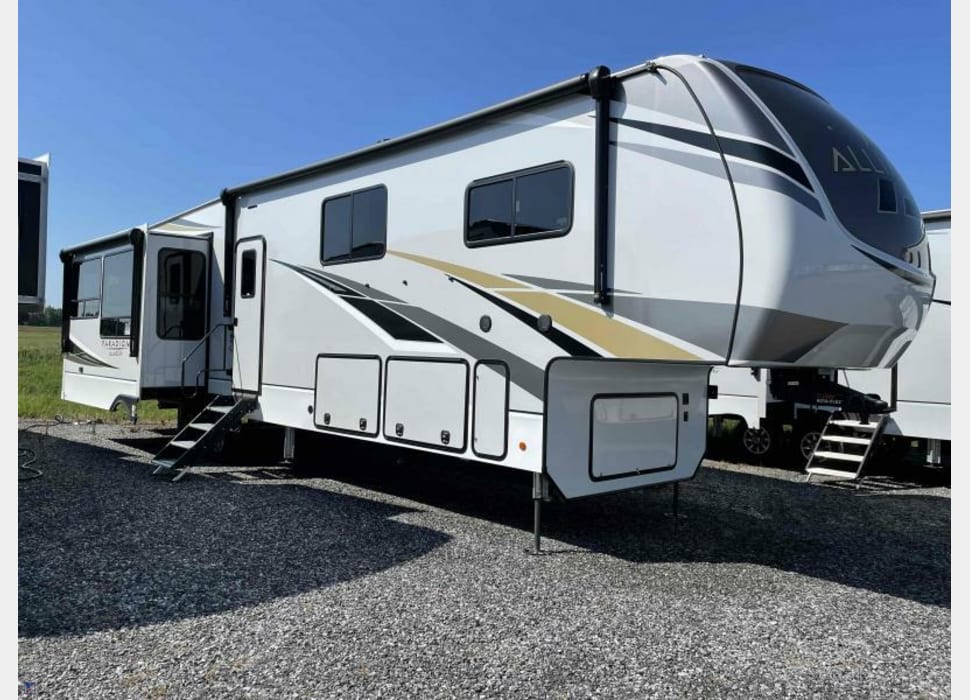 Fifth Wheel rentals in Spirit Lake