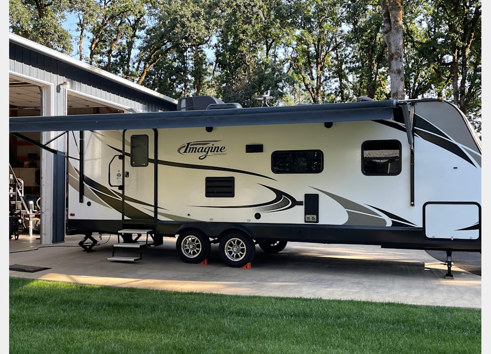 Travel Trailer rentals in Madras