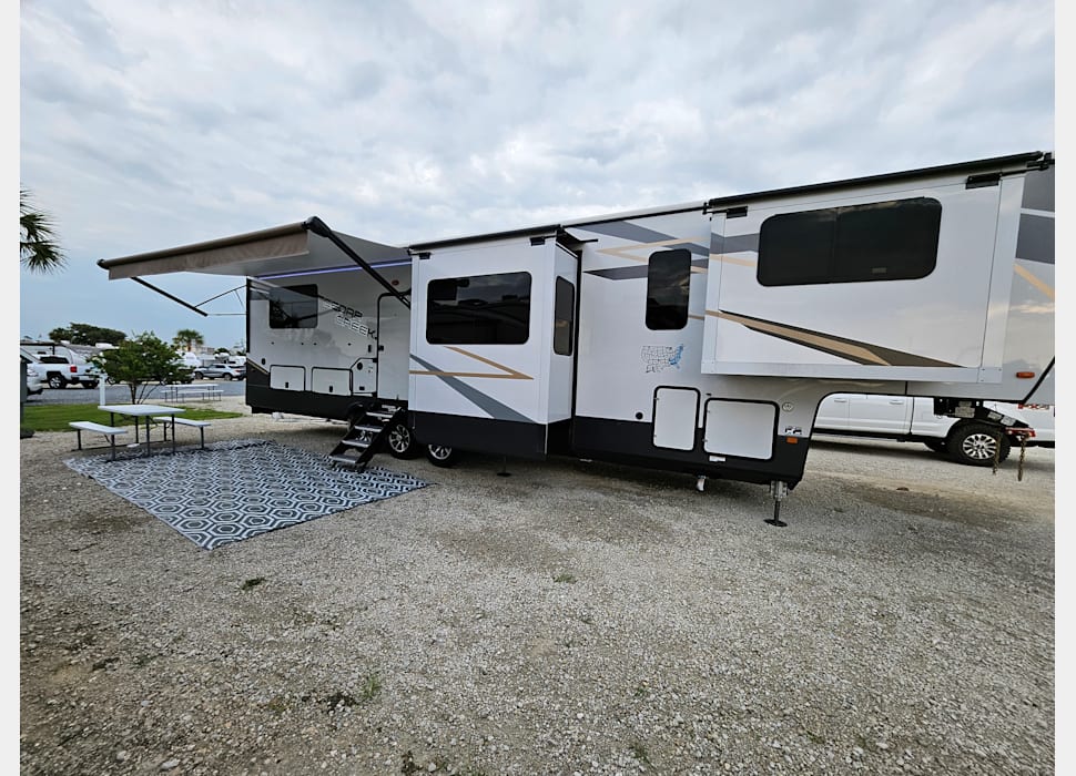 Fifth Wheel rentals in Maysville